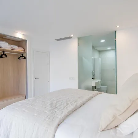 Luxury Apartment, Parking, Terrace, Pool. *